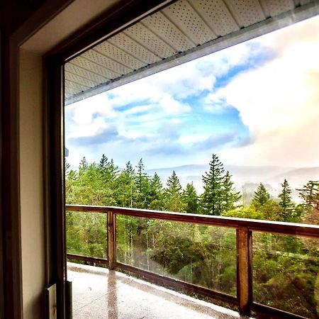 Stunning Home With Amazing Views Near The City Victoria Zewnętrze zdjęcie