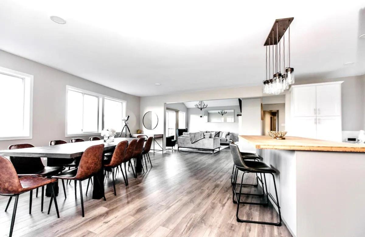 Stunning Home With Amazing Views Near The City Victoria Zewnętrze zdjęcie